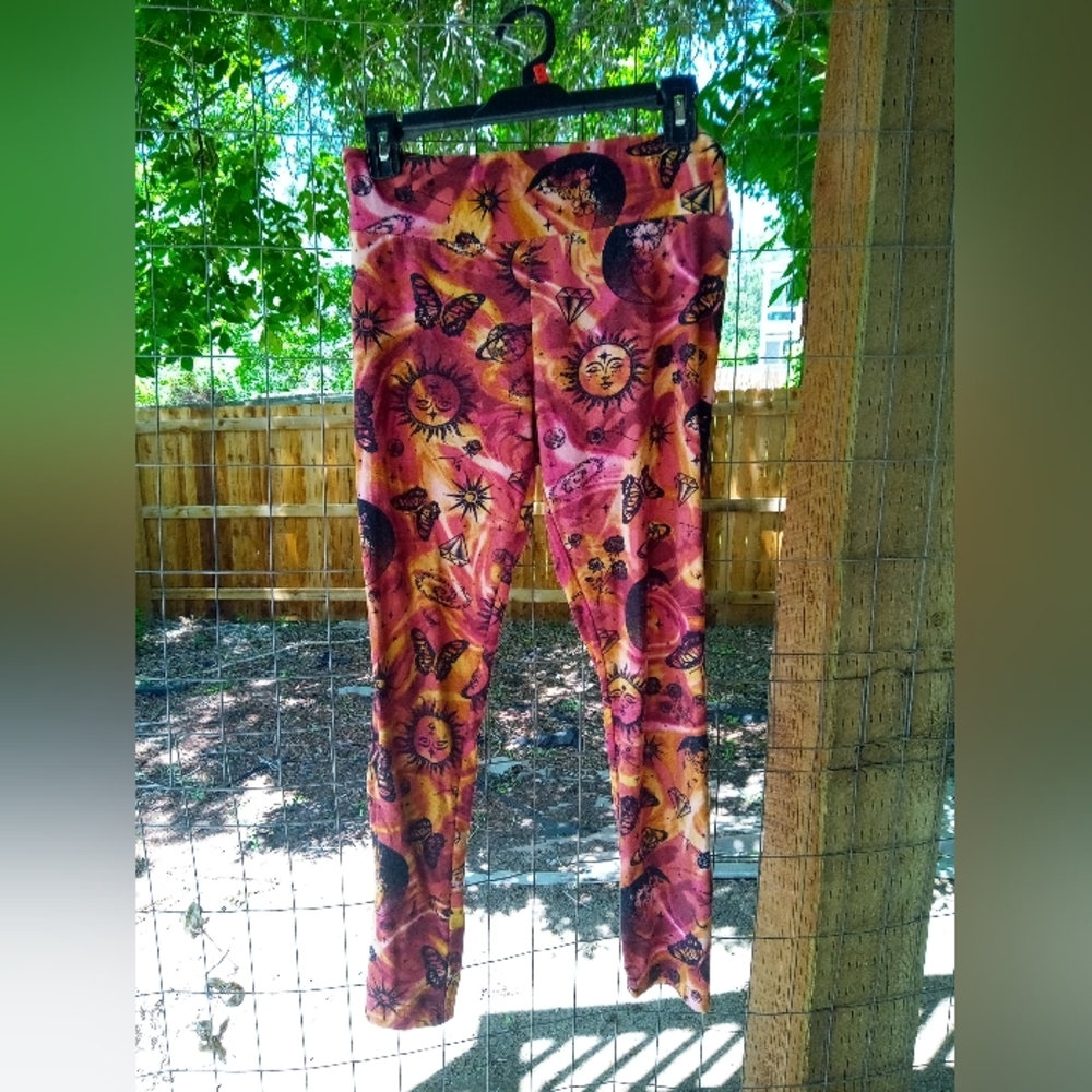 Graphic Leggings